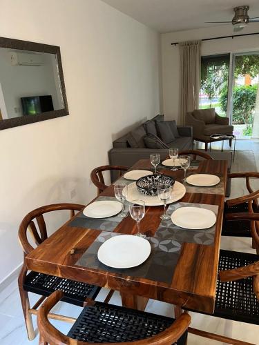 Espectacular townhouse renovado 3 rec 3 baños in Playa del Carmen, Mexico