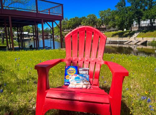 Cozy Waterfront Home on Lake LBJ with Boat Slip & Sun Deck! in Granite Shoals, USA