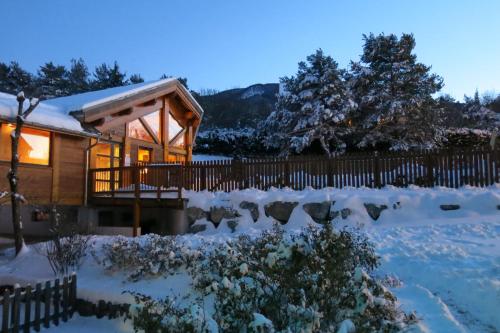 Logis Hôtel Les Peupliers – Baratier, VT