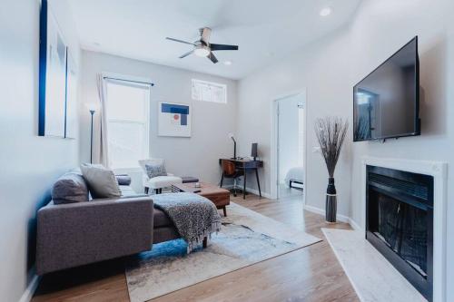 2B-1B Work & Play De WFH Setup Near City Fun in Soulard, USA