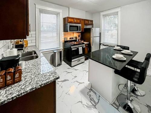 Urban 1BR Nurse's Retreat Barnes & Children's near Missouri Botanical Garden