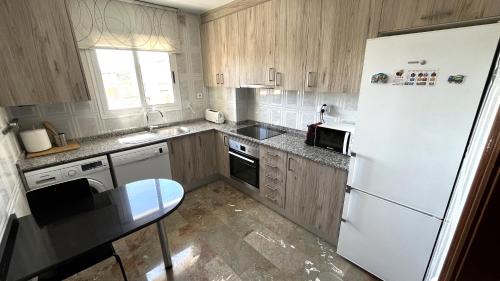 Kitchen, Babu Home Bcn - Welcoming, Peaceful, 20 min airport drive, Easy street parking, 70m2 in Sant Joan Despí