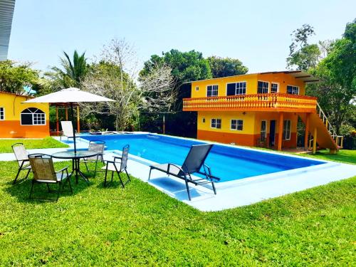 Quinta con alberca in Catemaco, Mexico