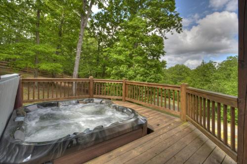 Pet Friendly Cabin with Hot Tub in North GA Mnts