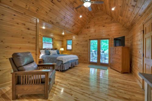 Pet Friendly Cabin with Hot Tub in North GA Mnts