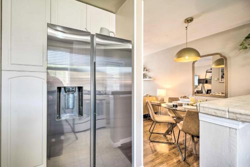 Stylish and Modern Burbank Gem with Private Yard! in Burbank, USA