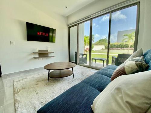 Moderno Departamento Planta Baja con Alberca in Cancún, Mexico