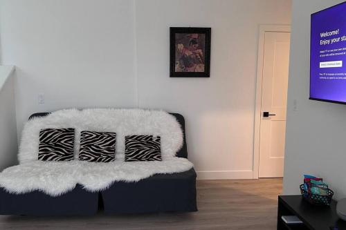 Maple Ridge vacation suite1100sf