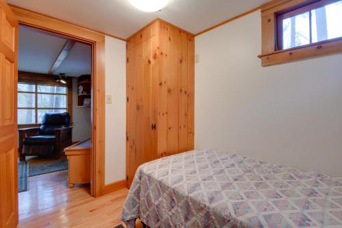 N Conway Home with Porch -Walk to Cranmore Mtn Resort - image 10