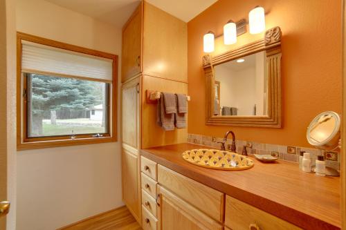 Mtn-View Apt 6 Miles from Ouray Hot Springs! - image 2