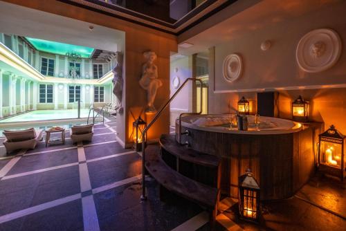 Басейн, Hotel Pałac Alexandrinum (Hotel Palac Alexandrinum) in Крупа