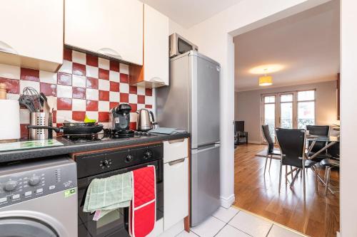 Holywell Rise Swords - image 9