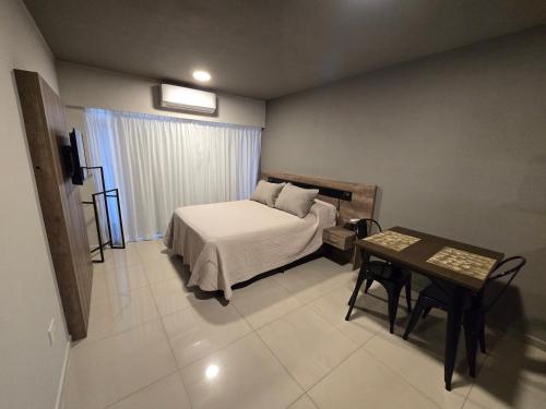 Maipú y Avenida Pellegrini con Parking privado opcional