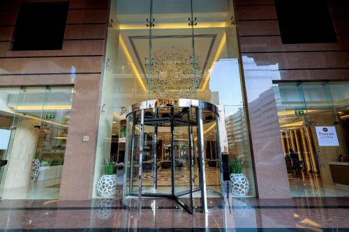 Best Western Premier M Four Hotel, Дубай (фото 2)