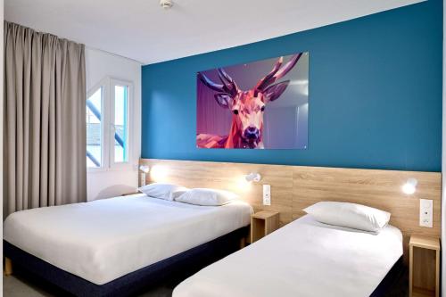 1 double bed, 1 twin bed