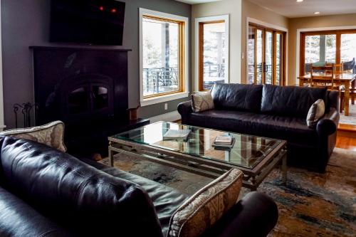 Snowshoe Sanctuary in Vail, USA