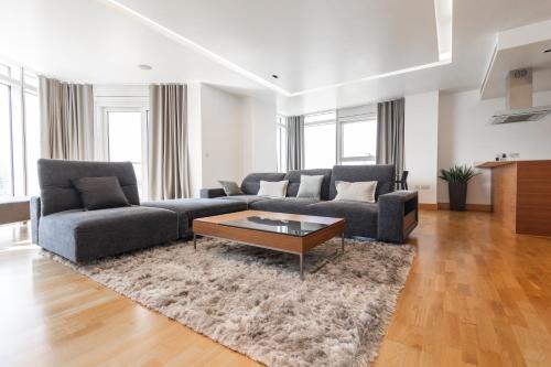 ADS LUX LETTINGS LTD - Battersea Reach, London