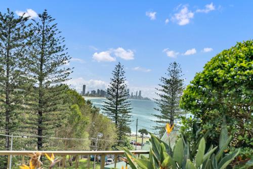 Burleigh Hill By Khove