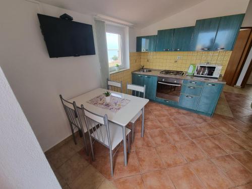Two-Bedroom Apartment with Terrace and Sea View image 4
