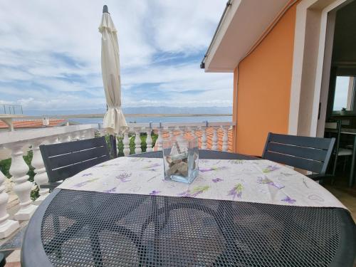 Two-Bedroom Apartment with Terrace and Sea View image 1