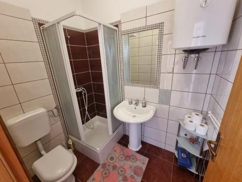 Two-Bedroom Apartment with Terrace and Sea View image 6