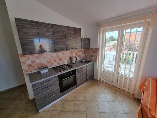 Two-Bedroom Apartment with Terrace and Sea View image 5