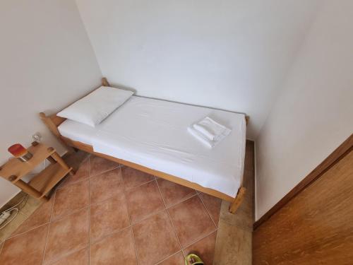 Two-Bedroom Apartment with Terrace and Sea View image 7
