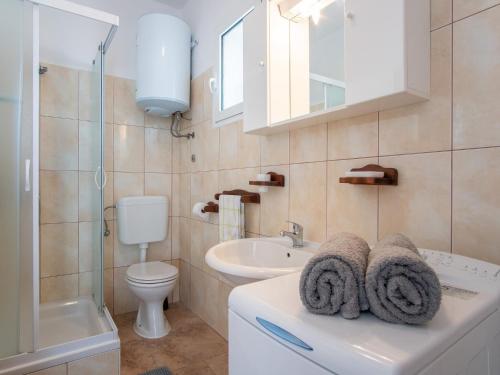 Two-Bedroom Apartment with Terrace and Sea View image 6