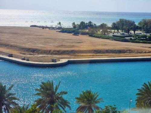 Yam Beach apartment with sea view