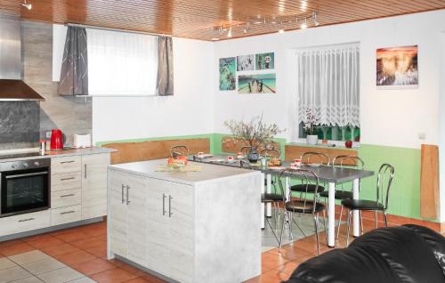 kuchyně, Gorgeous Home In Priborn With Sauna in Priborn