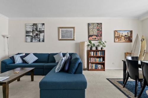 Newtown Outlook - Vibrant Parkside Retreat near CBD - image 3