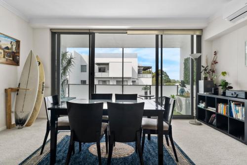 Newtown Outlook - Vibrant Parkside Retreat near CBD - image 5