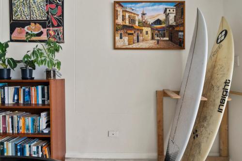Newtown Outlook - Vibrant Parkside Retreat near CBD - image 12