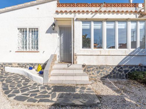 Casa luminosa con amplia terraza en Roses, cerca de la playa y bien equipada - HISP-288-42 in El Mas Bosca