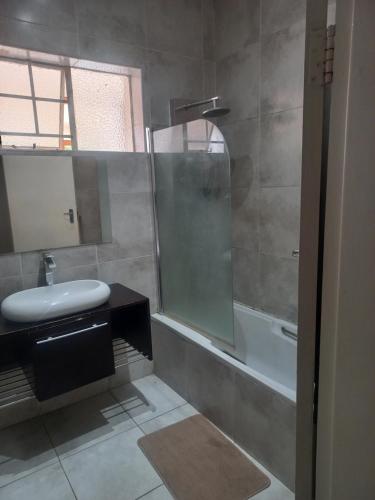Triple T Guest house - image 5