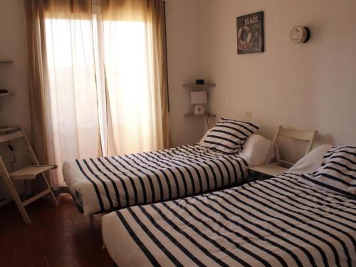 Apartamento de 2 Dormitorios Frente al Mar - HISP-288-35 - image 5