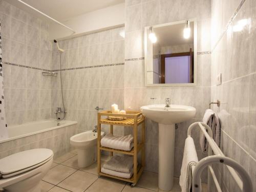 Holiday Home image 8
