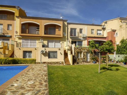Holiday Home image 2