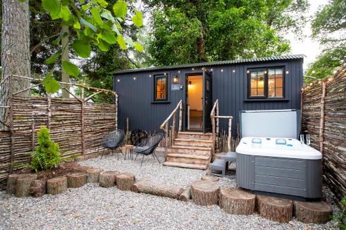 The Mar Huts - The Lomond Hut