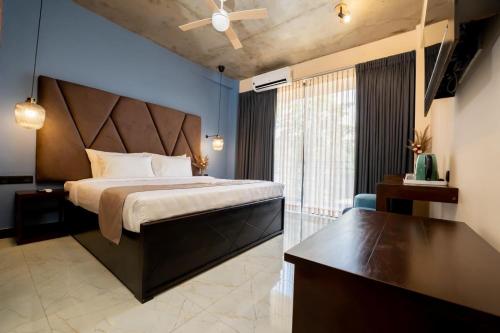 547904998 Limeshine - Airport Transit Hotels & Residences
