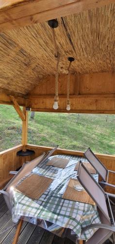 Cabana din livada cu ciubar in Pucioasa