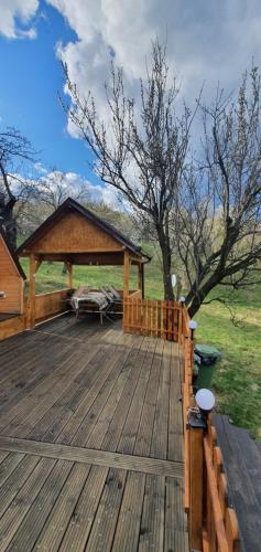 Cabana din livada cu ciubar in Pucioasa