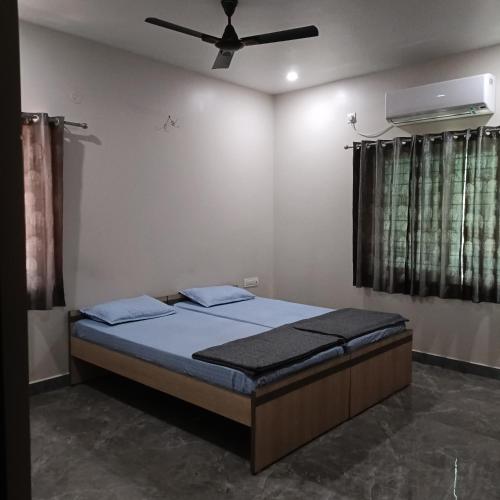 Sukrithi Premium Serviced Apartment - F2 - image 5