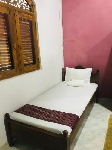 Basic Triple Room image 8