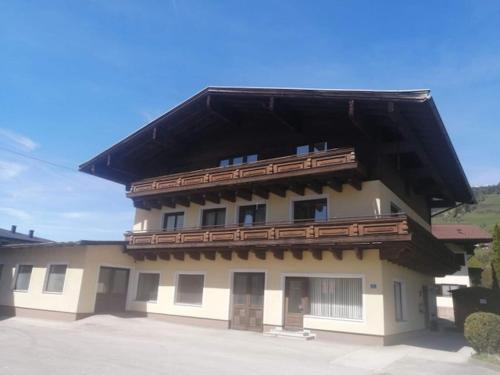 Apartment in Niedernsill near Ski Slopes - Location saisonnière - Niedernsill