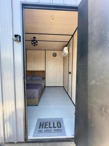 PADANG BESAR GRAY CABIN (NEAR ARKED NIAGA) PADANG BESAR GRAY CABIN (NEAR ARKED NIAGA)