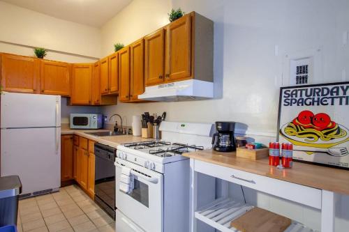 Classy 1-BR Flat Nestled Between Dupont & Logan in Washington, USA