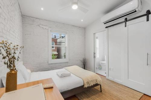 Adorable Studio Space in Private Carriage House in Washington, USA