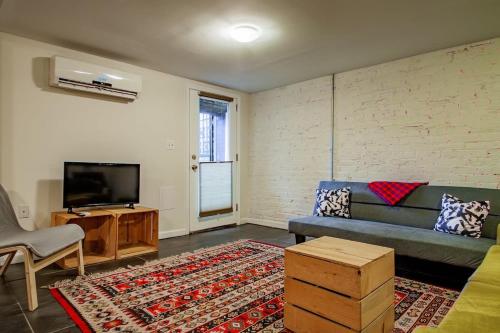Rest Easy in this Bloomingdale English Basement in Washington, USA