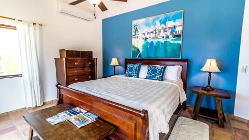 Easy access to South Palmilla beach in El Bedito, Mexico